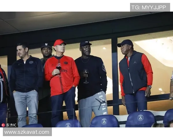 乔丹与世界足球明星亲密互动视频揭示运动巨星之间的友谊与激情